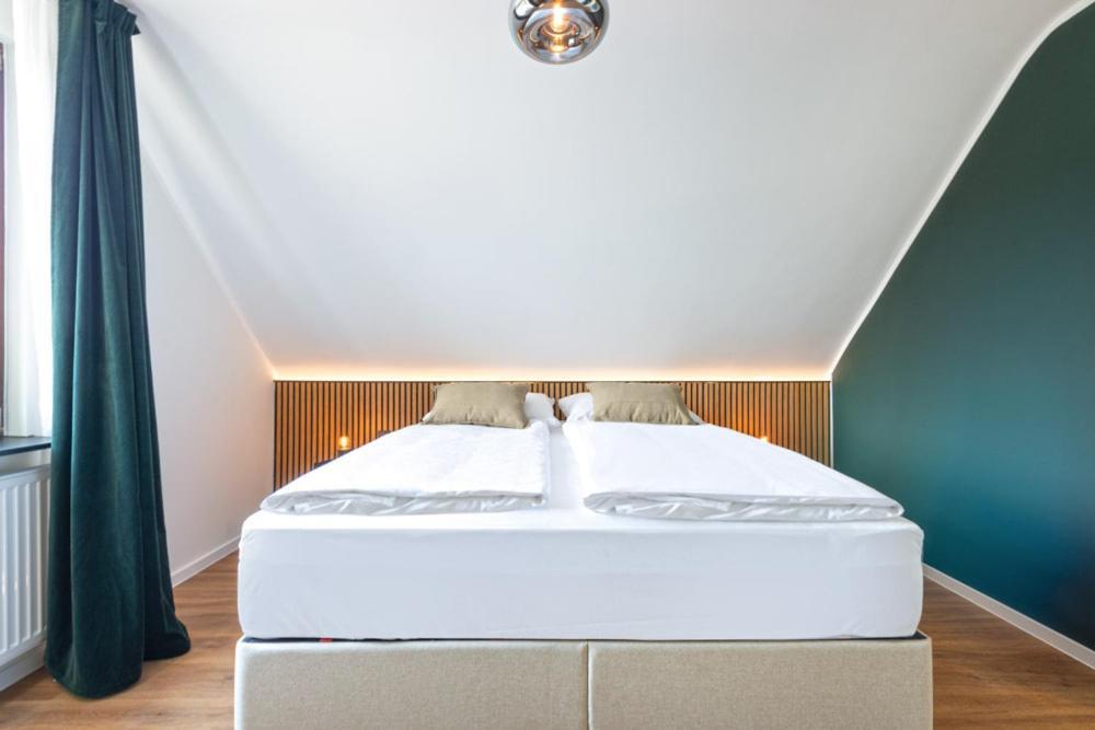 Hotel Zweite Heimat Nuerburg ケルベルク エクステリア 写真