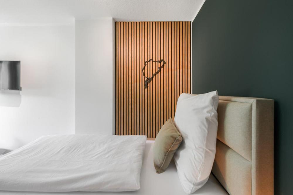 Hotel Zweite Heimat Nuerburg ケルベルク エクステリア 写真