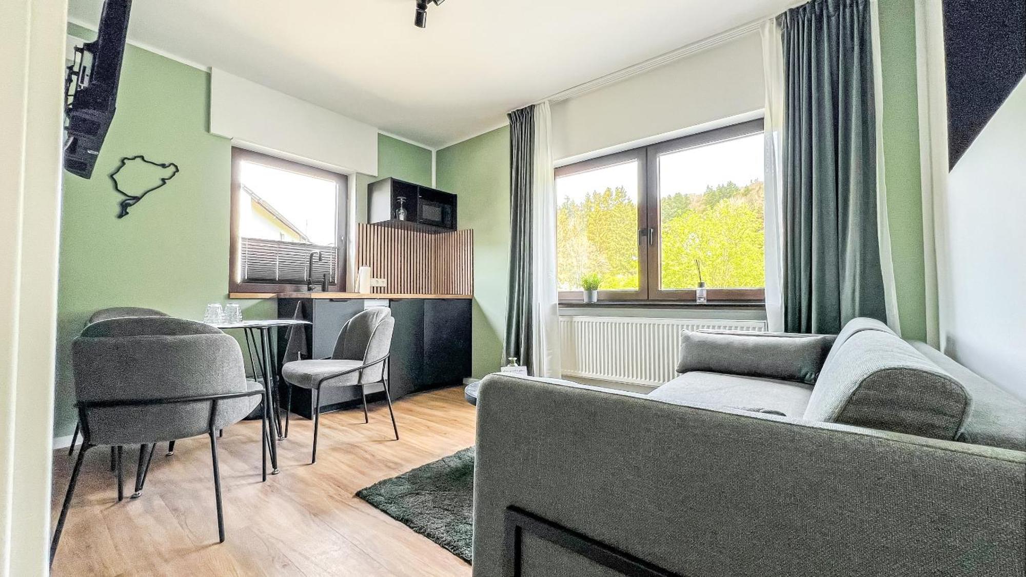 Hotel Zweite Heimat Nuerburg ケルベルク エクステリア 写真